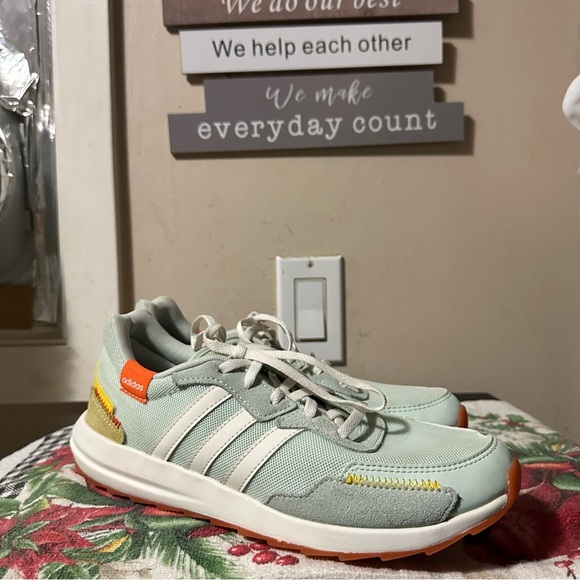 Adidas Retrorun Dash Green Womens Running Shoes - Picture 1 of 5